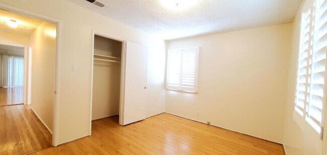 Building Photo - 9925 Bogue St