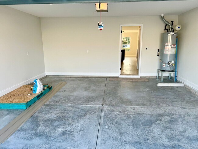 Building Photo - 232 Sage Cir