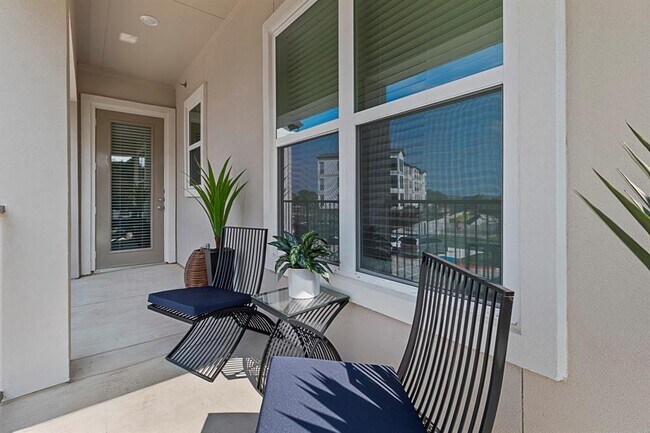 Building Photo - 4024 Bungalow Ln