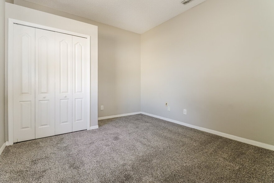 Building Photo - 1231 Loretto Cir