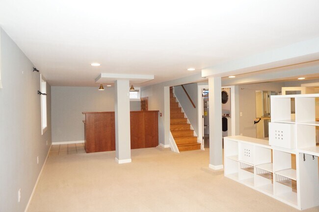 Building Photo - NE Portland - Irvington 3-bedroom Beauty!
