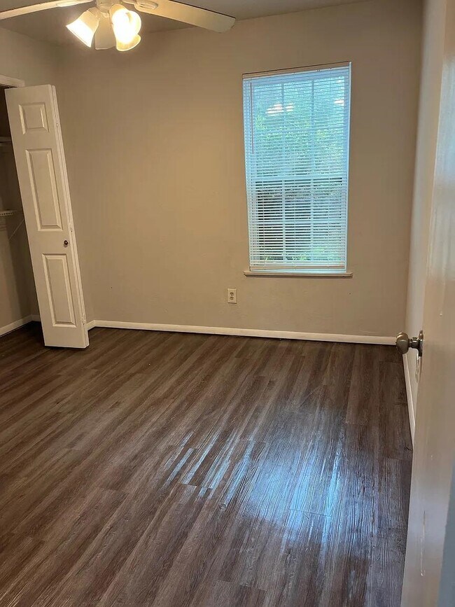 Building Photo - 5826 Eunice Ct