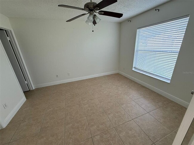 Building Photo - 14345 Island Cove Dr