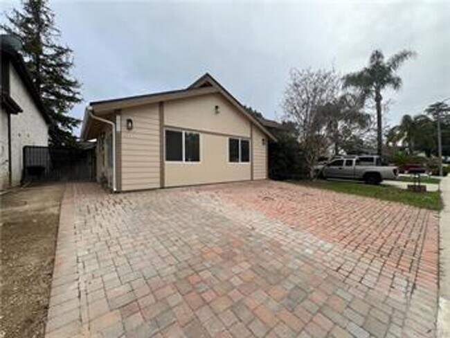 Building Photo - Stunning 1+1 ADU in Agoura Hills