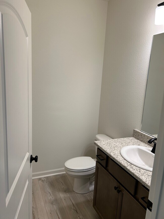 Building Photo - 41378 Rosewood Ln
