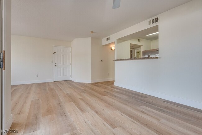 Building Photo - 5055 W Hacienda Ave