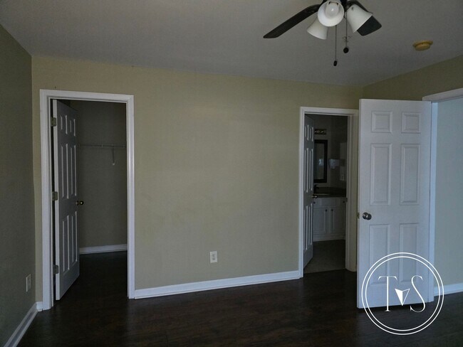 Building Photo - RATE DROP ALERT (was $2300/month)!