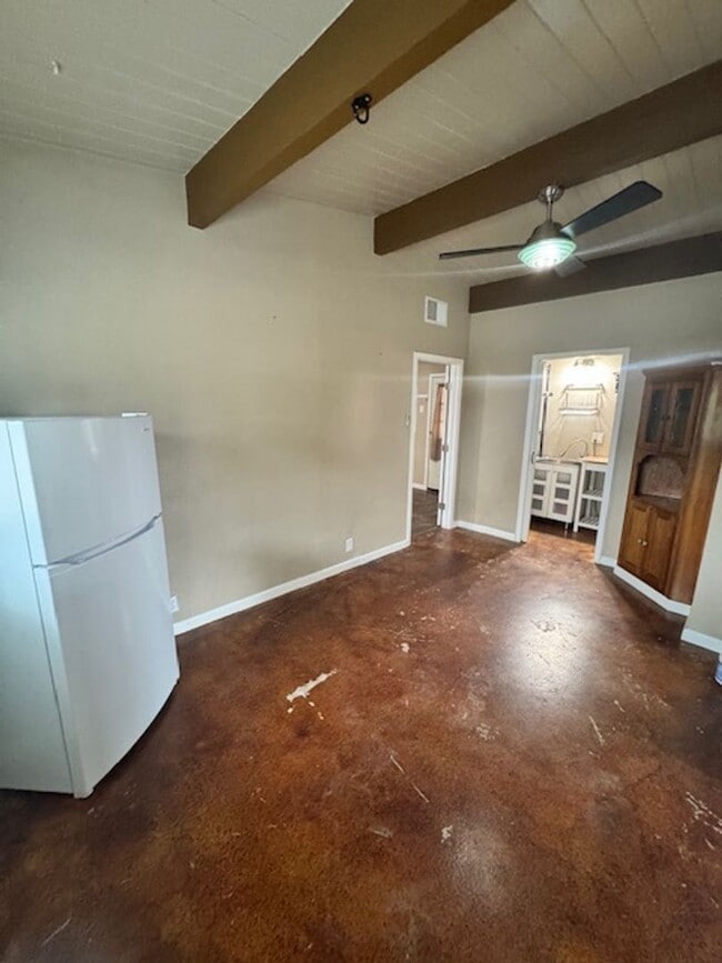Building Photo - Available for Move In 3 Bed, 2.5 Bath Home...