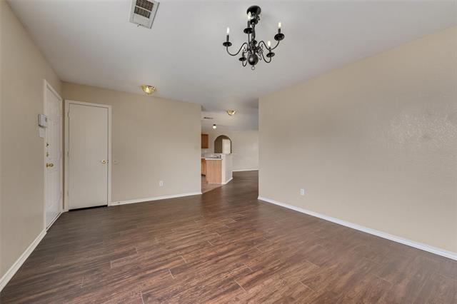 Building Photo - 2112 Chisolm Trl