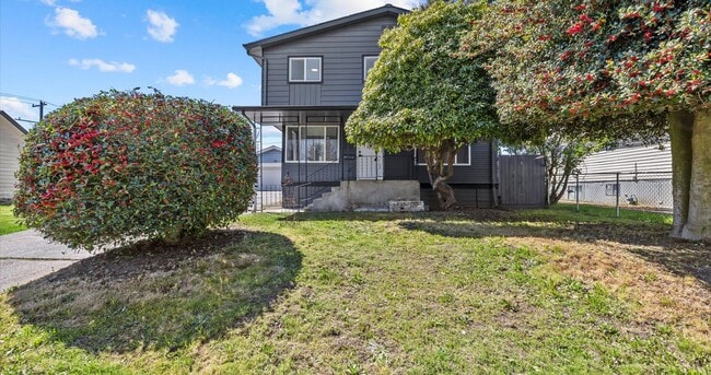 Building Photo - Remodeled 5BR Vintage Gem in Prime West Se...