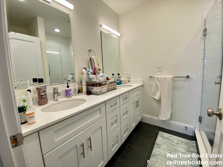 Building Photo - 407 S Huntington Ave