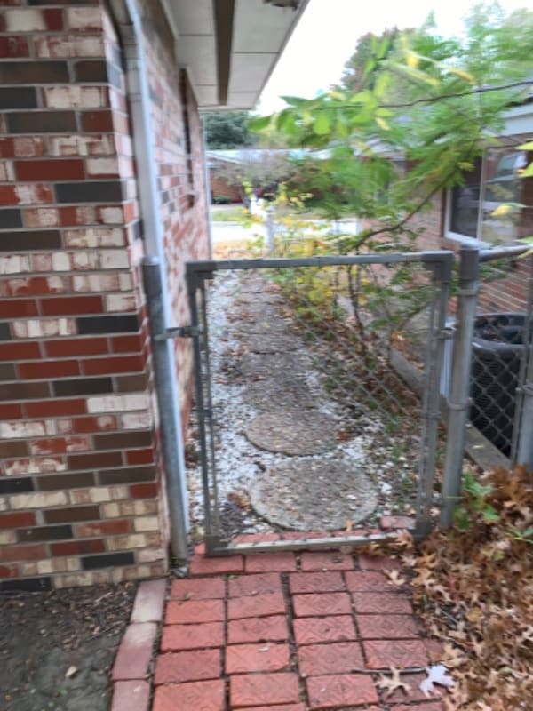 Building Photo - 2026 Brookline Dr