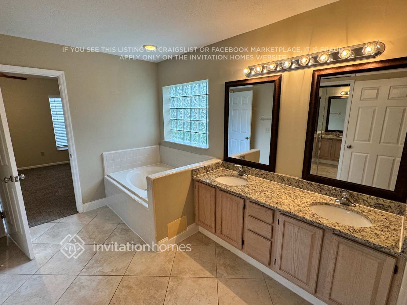 Building Photo - 724 Silver Birch Pl