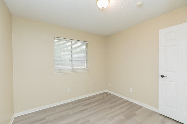 Building Photo - 4106 Kitchen Hill Ln