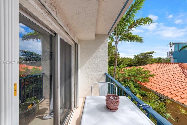 Building Photo - 750 Michigan Ave