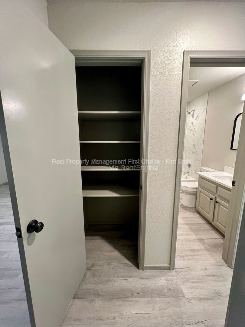 Building Photo - 1709 Brooken Hill Dr