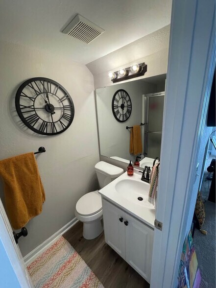 Building Photo - 119B Heatherbrook Ct