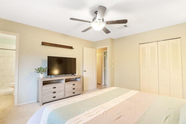 Building Photo - Port St Lucie Pool Home