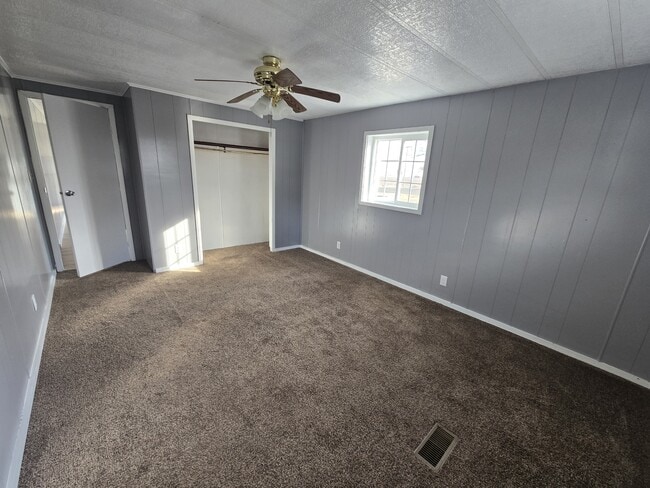 Building Photo - 580 S Main St