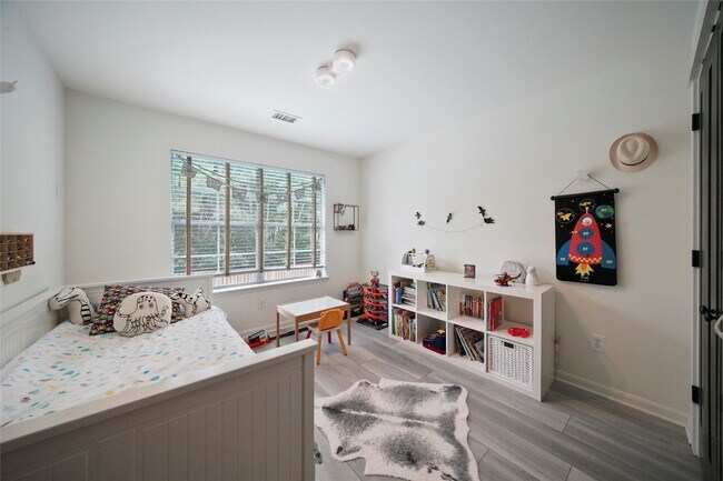 Building Photo - 31 Purple Martin Pl