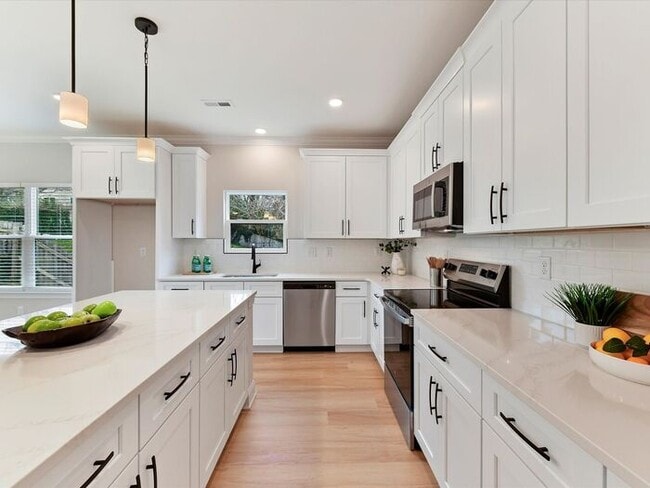 Building Photo - Brand New 4BD/2.5BA Home in Revolution Park!