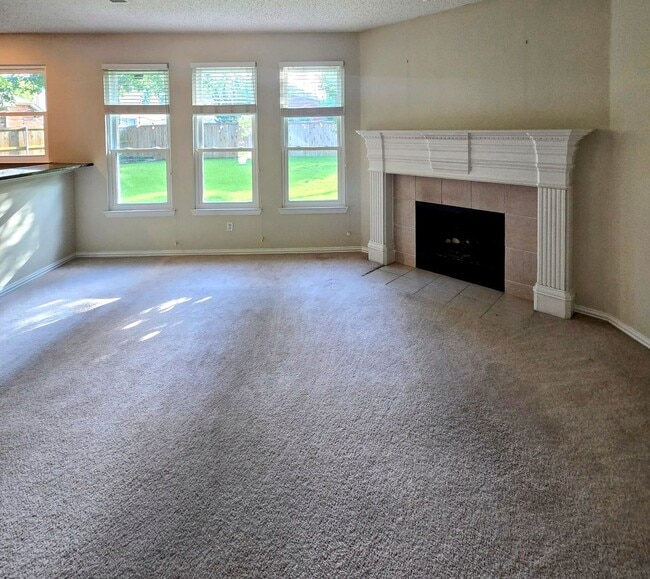 Building Photo - 3705 Golden Aspen Dr