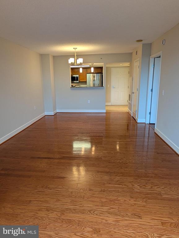 Building Photo - 11800 Sunset Hills Rd