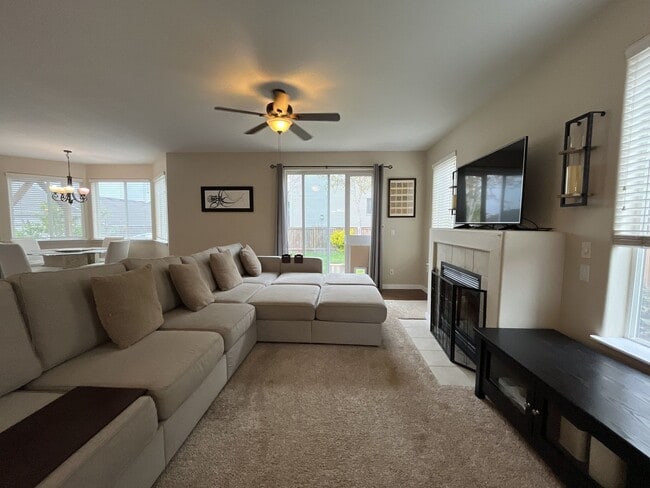 Building Photo - Elegant 5BR + Bonus Room Home with Bay Windows, Entertainment Room & Oversized Primary Retreat