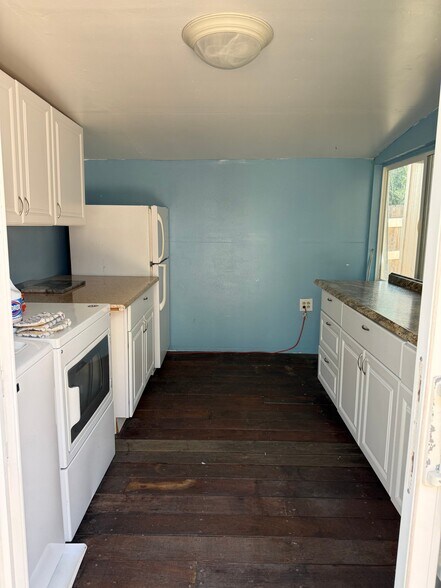 Building Photo - 5790 Dehesa Rd