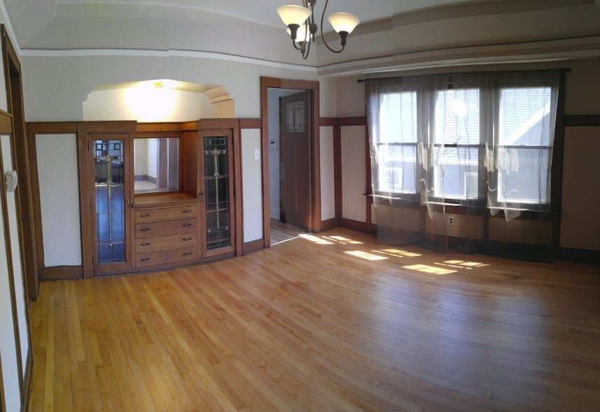 Dining Room - 5414 W Galena St