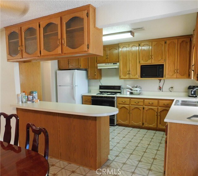 Building Photo - 9841 Mendiburu Rd