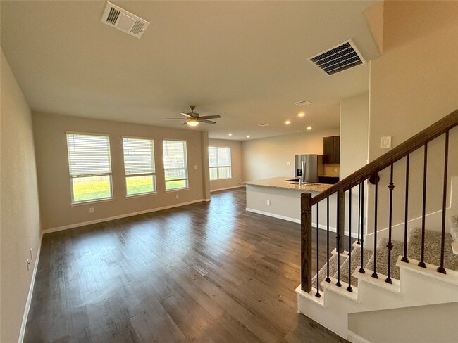 Building Photo - 5426 James Michael Dr