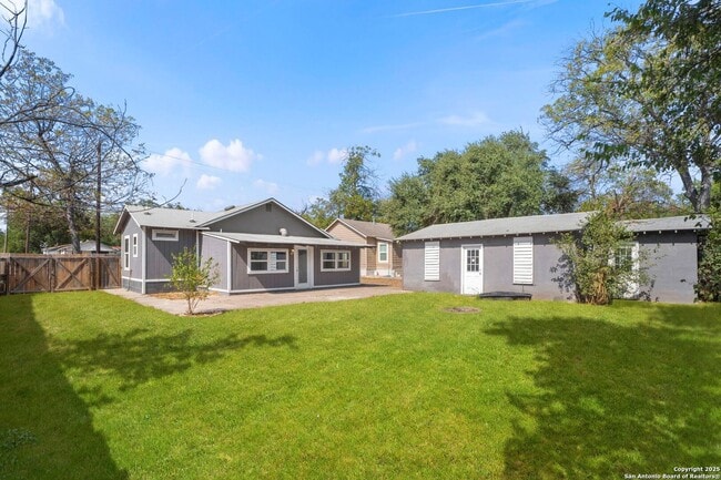 Building Photo - Well-Maintained 3-Bedroom Home – Ideal for Students & Professionals!