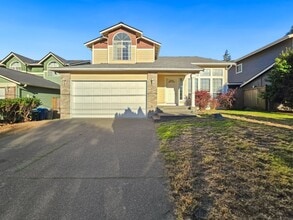 Building Photo - Updated 3-Bedroom Home with Deck Near Renton Landing