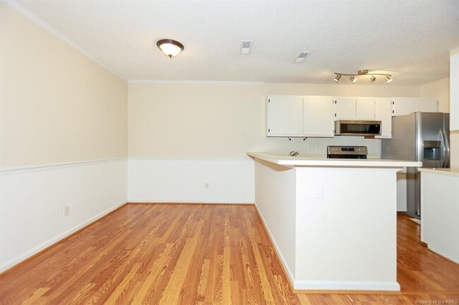 Building Photo - 103 Stratford Dr