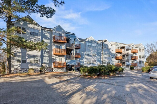 Building Photo - 2BR/2BA Condo Near Langley AFB