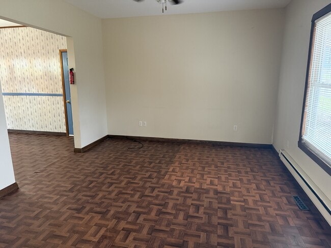 Building Photo - 9 Cowing St