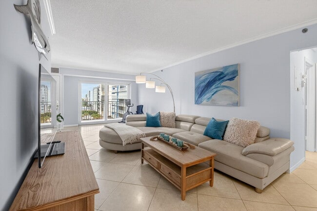 Building Photo - 3215 S Ocean Blvd
