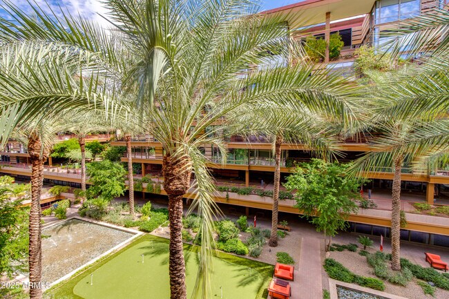Building Photo - 7137 E Rancho Vista Dr