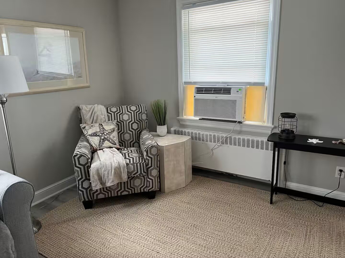 Living Room - 11 S Gladstone Ave