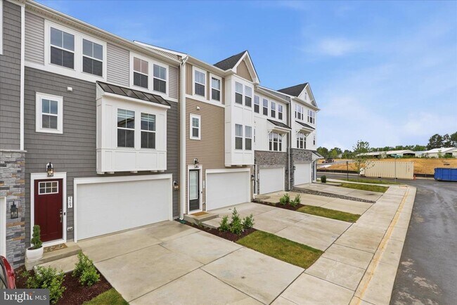 Building Photo - 9507 Maidenhair Ave