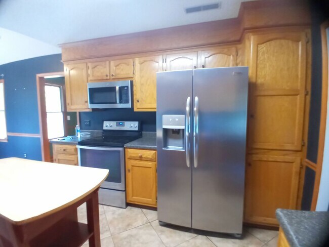 Building Photo - 350 Katydid St