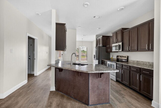 Building Photo - 15610 Ridge Ct