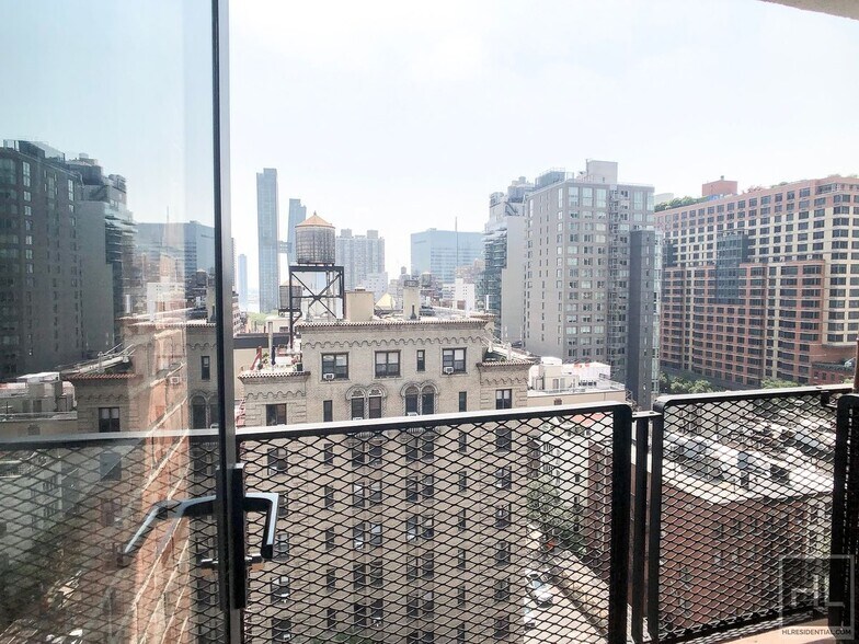 Primary Photo - EAST 35 STREET