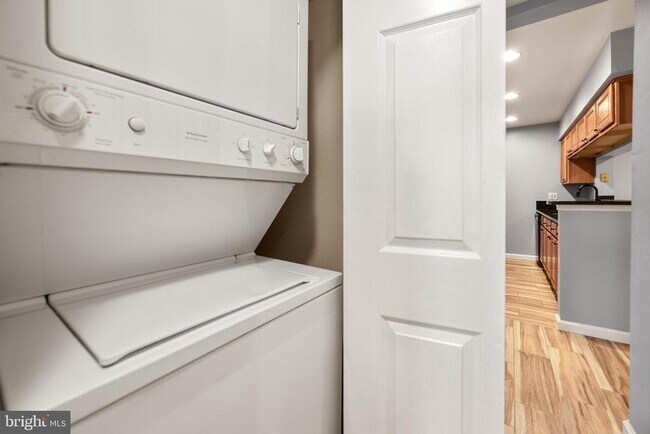 Building Photo - 3309 Wyndham Cir