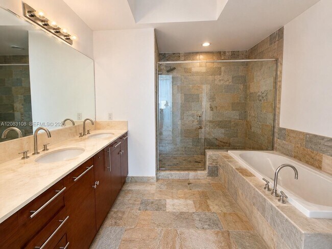 Building Photo - 2681 N Flamingo Rd