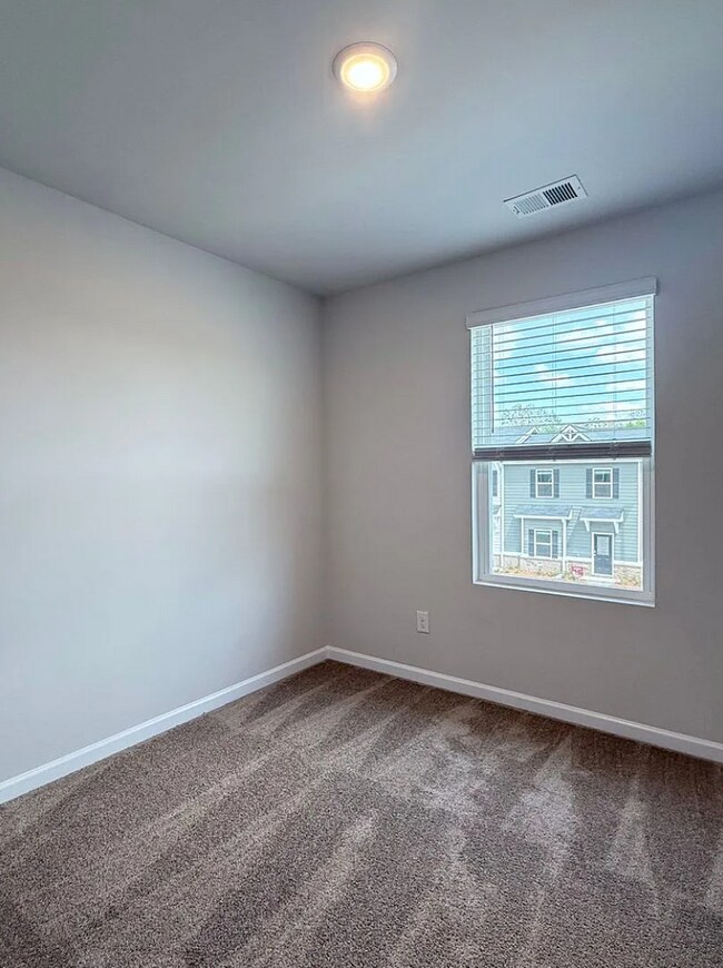 Building Photo - 3 Bed Townhome For Lease At The Hamlet At Wyndham