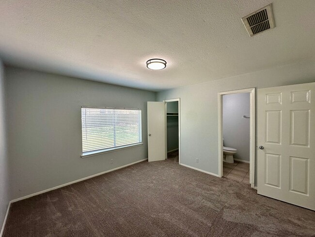 Building Photo - Quaint 3/2 in South Austin