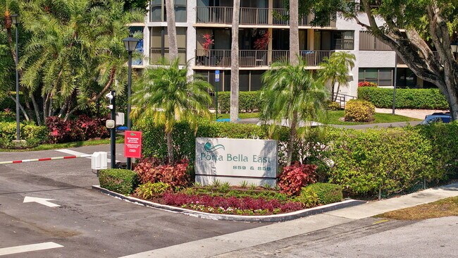 Building Photo - 859 Jeffery St