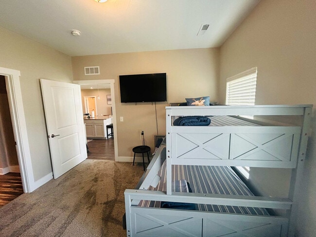 Building Photo - 3939 Pinot Dr